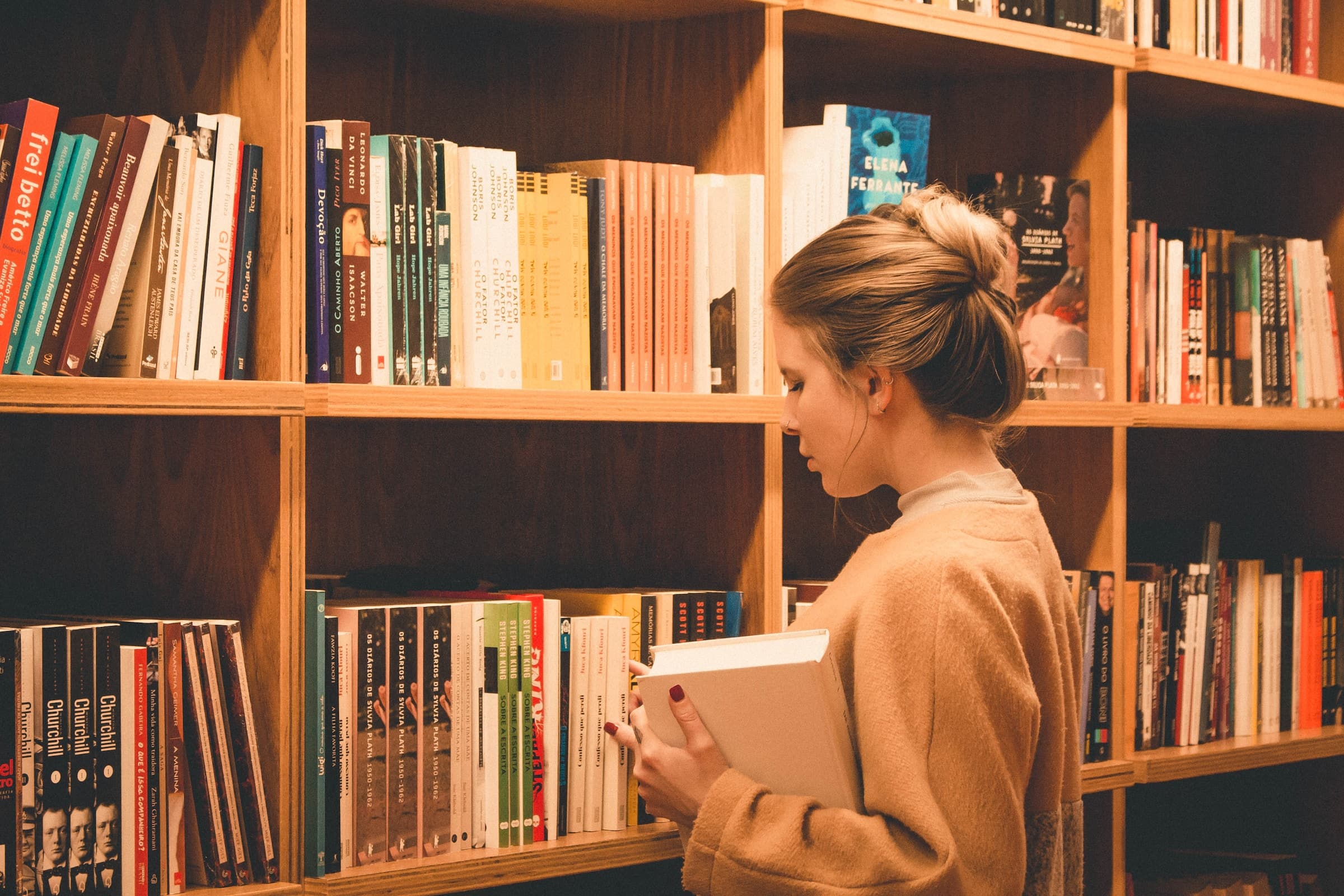 Вступ до КНЕУ 2025: прохідний бал, ціни, документи | BUKI School